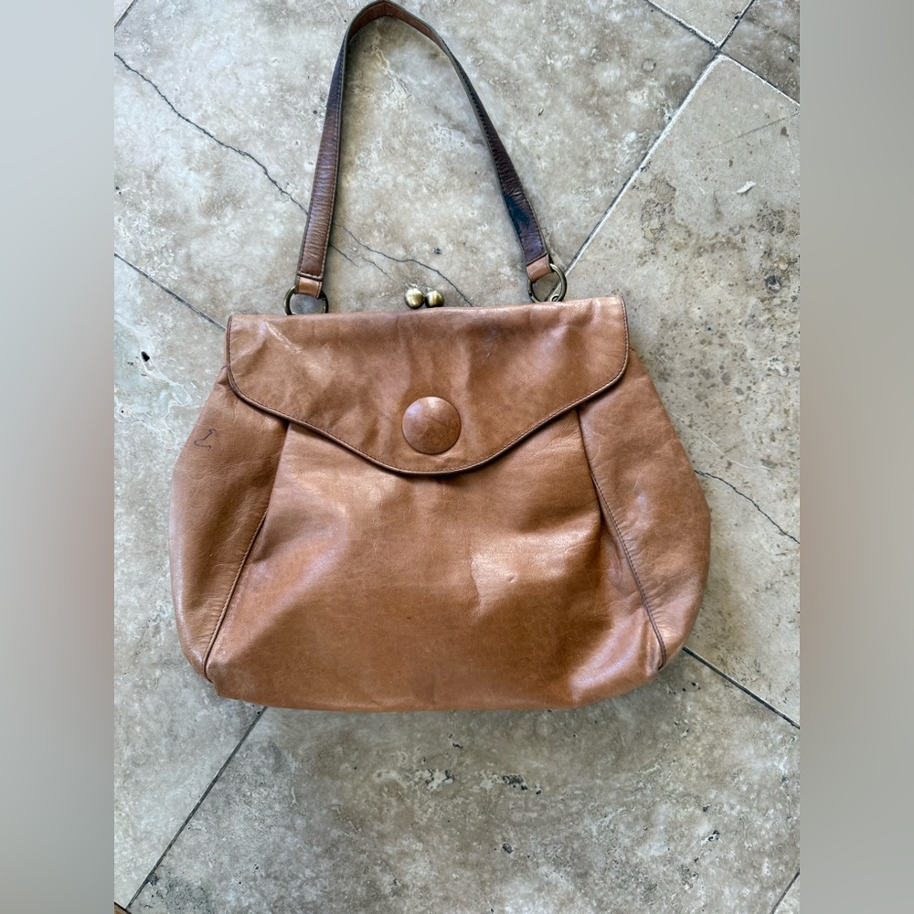 HOBO vintage international leather kiss, lock bag preowned very good condition - Picture 3 of 15